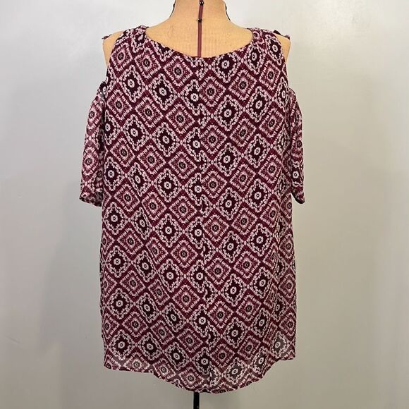Lane Bryan Geometric Print Wine Cold Shoulder Blouse - Size 18 - Picture 9 of 12